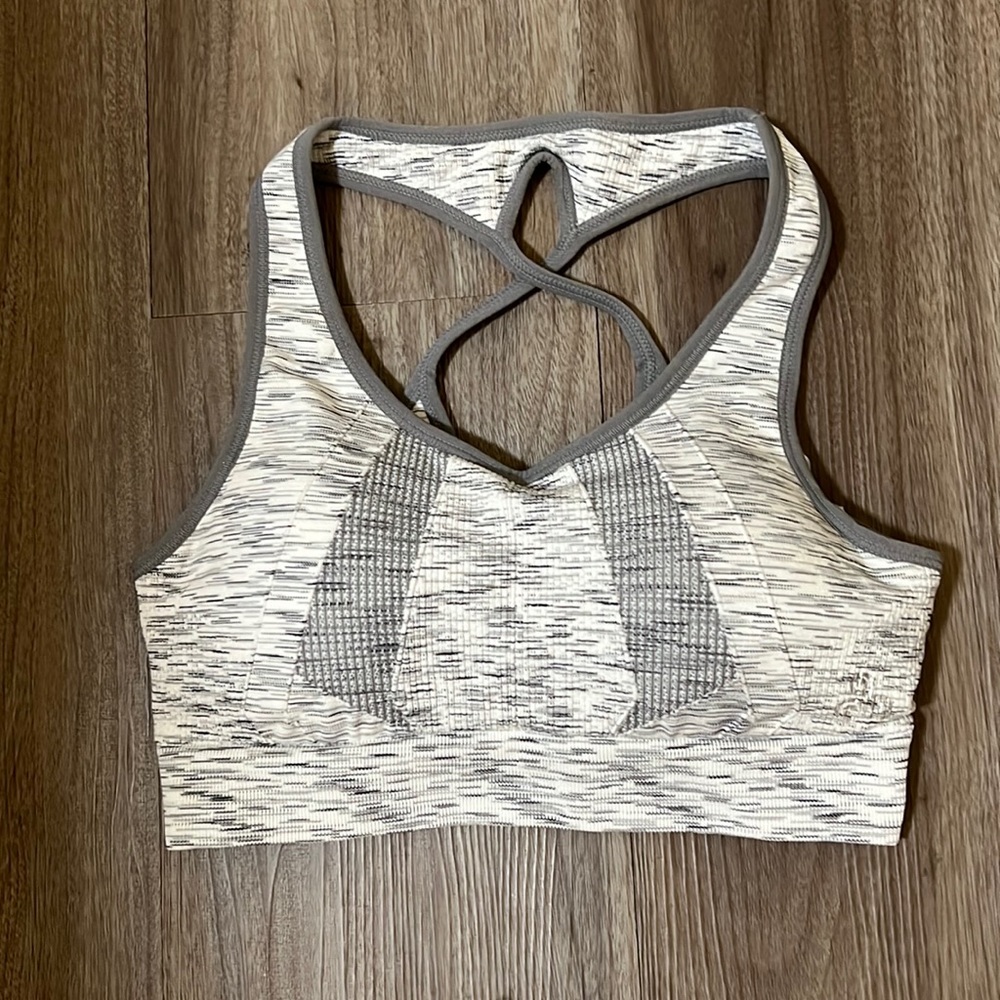 Sports bra removable pads size sm
